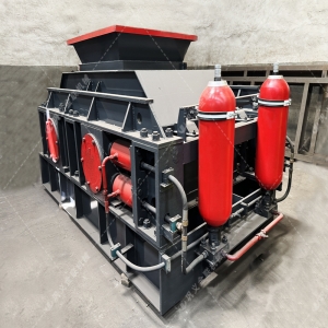 鵝卵石破碎機(jī)_鵝卵石破碎機(jī)價(jià)格,多少錢(qián),鵝卵石專用粉碎機(jī)型號(hào)/圖片/視頻