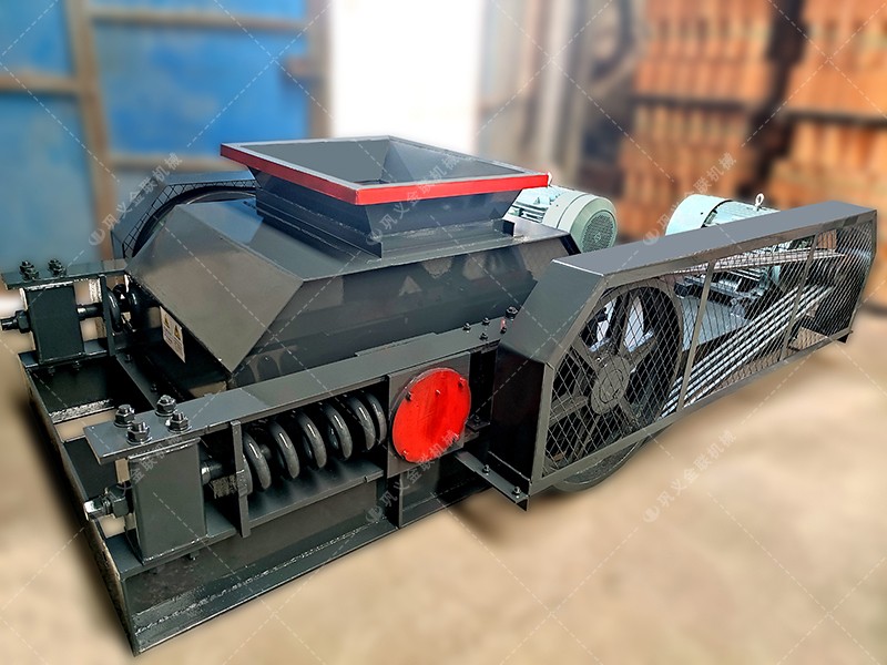 雙齒輥破碎機(jī)在破碎大塊難碎物料時，如何確保破碎效果？